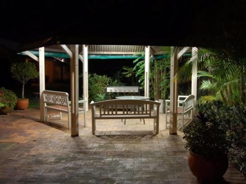 Woombye Sunshine Coast Motor Lodge מראה חיצוני תמונה